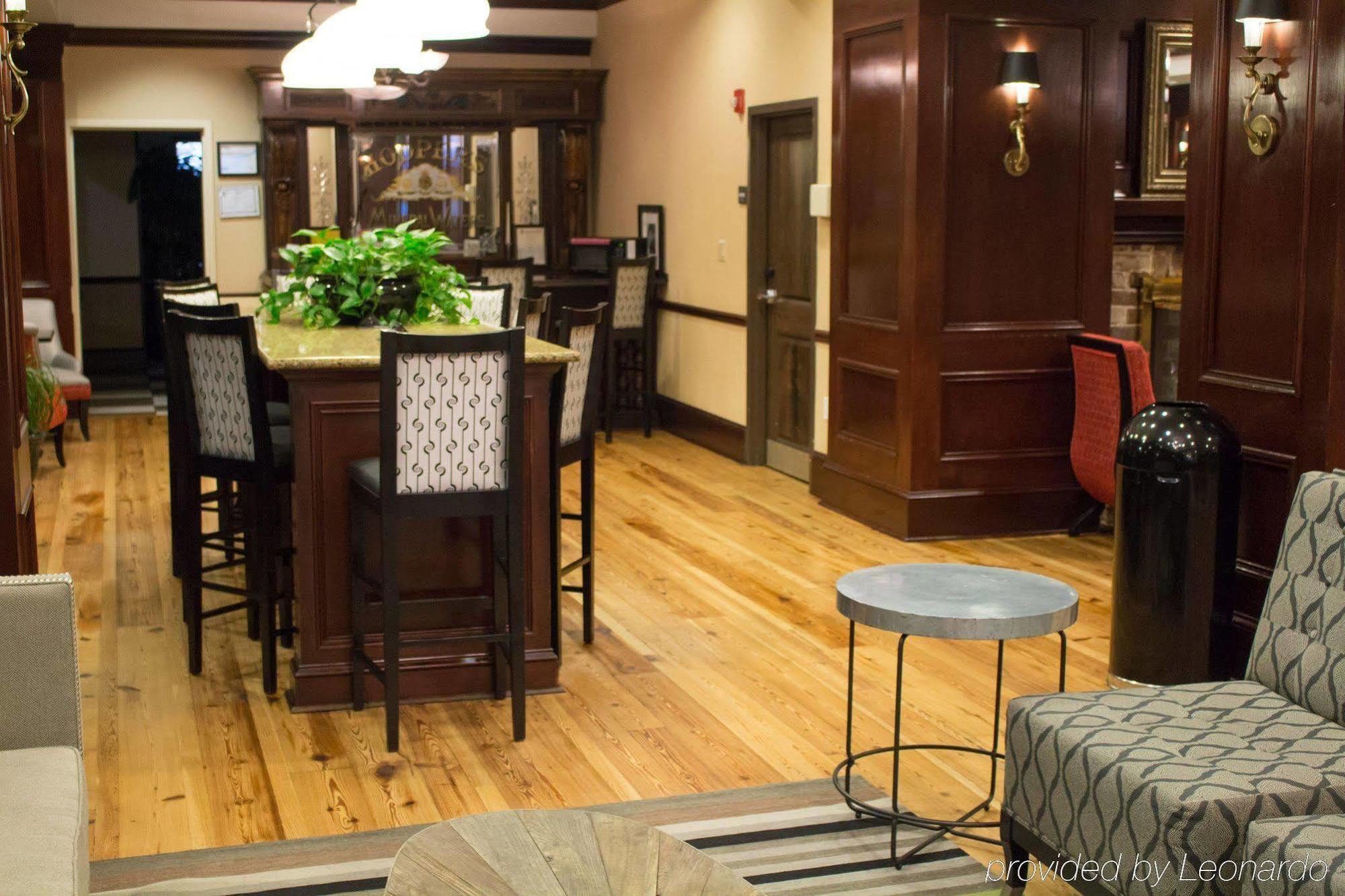 Hampton Inn & Suites Savannah Historic District Екстериор снимка